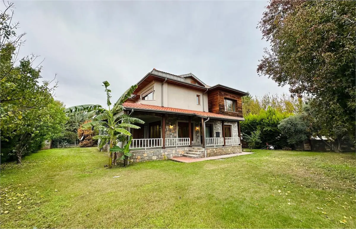 Home in Babatasi